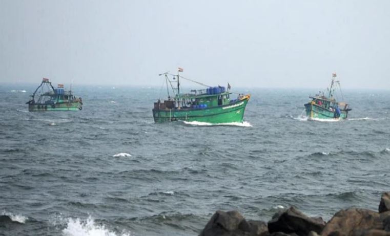 மீன்பிடிப்பதற்குச் சென்ற மூவரைக் காணவில்லை  – கற்பிட்டி பொலிஸில் முறைப்பாடு.