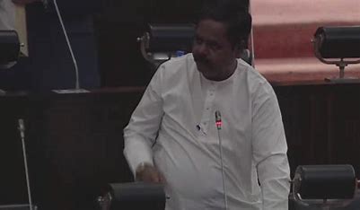 குற்றச்சாட்டுக்கள் நிரூபிக்கப்பட்டால் பதவி விலகத் தயார்  சாமர ஒரு மனநோயாளி என்றும்   சபையில் இன்று சிறீதரன் பதிலடி.