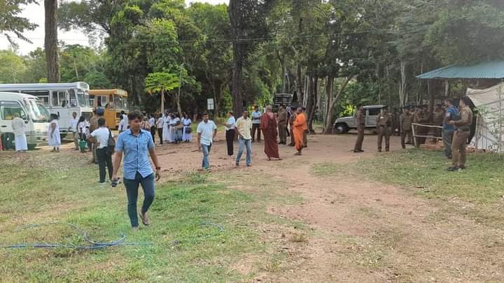 குருந்தூர் மலை பொங்கல் விழா;  5 பஸ்களில் நூற்றுக்கணக்கான  சிங்கள மக்கள்  – நூற்றுக்கும் மேற்பட்ட பொலிஸார், அதிரடிப்படையினர் பாதுகாப்பு கடமைகளில்…..