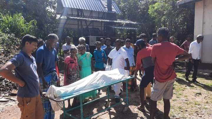 மின்சார கம்பியில் தேர் மோதுண்டதில் 2 பேர் பலி; 3 பேர் காயம்.