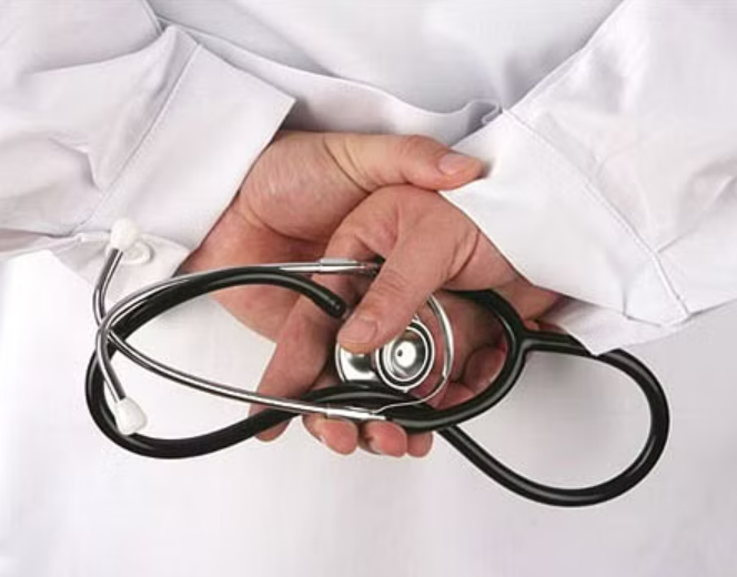 மருத்துவா்கள் மருந்து நிறுவனங்களிடமிருந்து பரிசுப் பொருள்கள் பெறத் தடை!