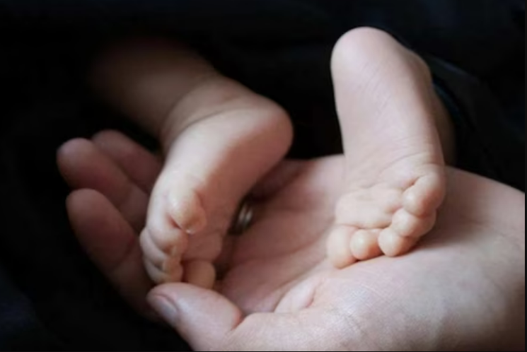 மகளின் ஆசைக்காக குழந்தையை கடத்திய பெற்றோர்.. பகீர் சம்பவம்