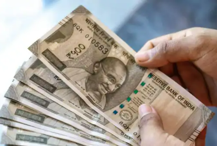 கிராம மக்களின் வங்கி கணக்கில் செலுத்தப்பட்ட பணம்…காரணம் என்ன?