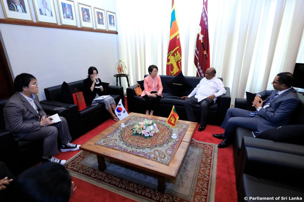 கொரிய குடியரசின் இலங்கைக்கான புதிய தூதுவர் சபாநாயகரைச் சந்தித்தார்.