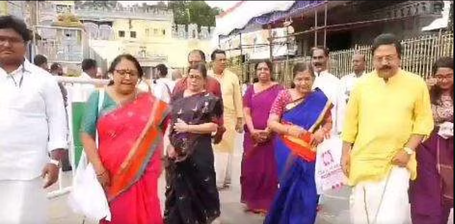 ஆதித்யா எல்-1: திருப்பதியில் இஸ்ரோ விஞ்ஞானிகள் வழிபாடு!