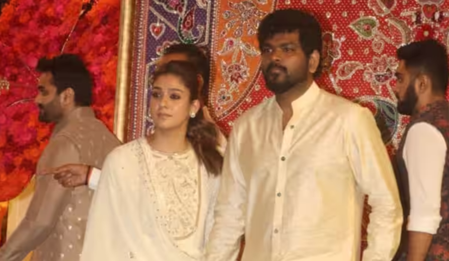 முகேஷ் அம்பானி இல்ல விநாயகர் சதூர்த்தி விழாவில் நயன்தாரா – விக்னேஷ் சிவன்