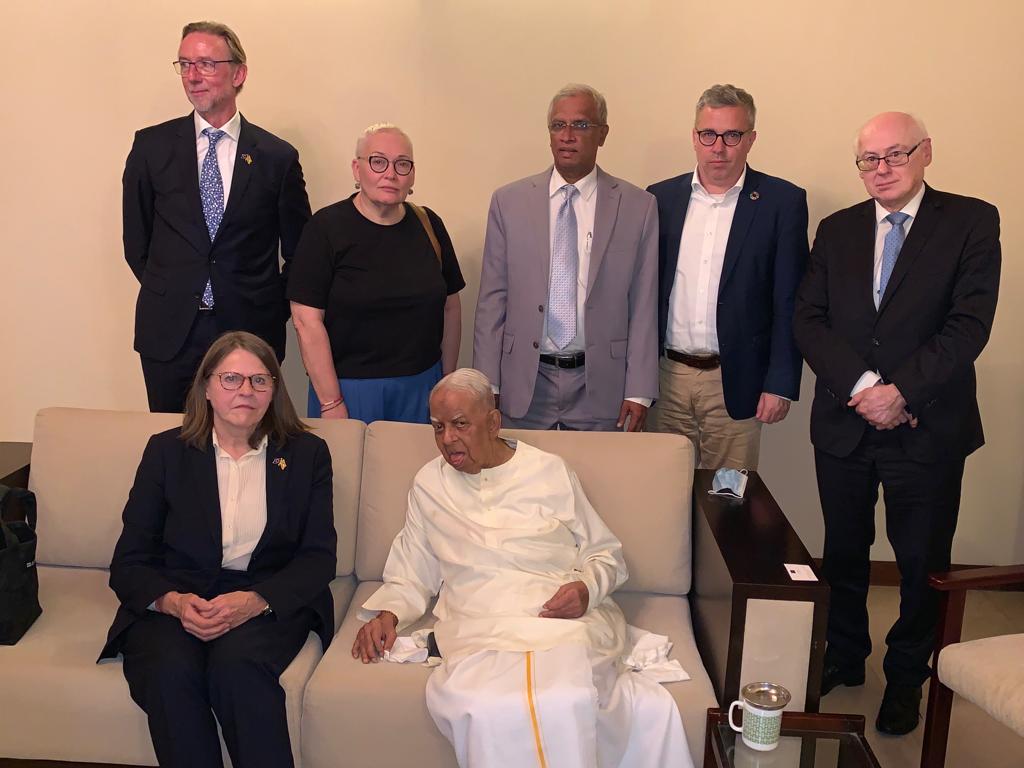 பிக்குகள் வெறியாட்டம்; அரசோ பாராமுகம்  தீர்வு முயற்சி இழுத்தடிப்பு! சர்வதேச சமூகத்தின் கடும் அழுத்தம் வேண்டும்  * ஐரோப்பிய நாடாளுமன்றத் தூதுக் குழுவிடம் கூட்டமைப்பின் தலைவர் சம்பந்தன் வலியுறுத்து.