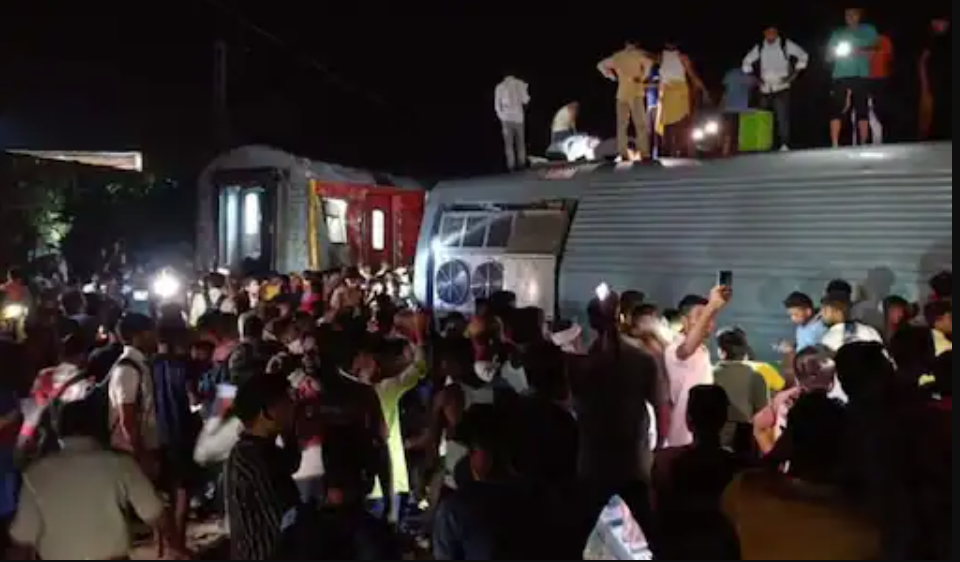 பிகாரில் பயணிகள் ரயில் தடம்புரண்டு விபத்து.. 4 பேர் பலி.. 60-க்கும் மேற்பட்டோர் காயம்