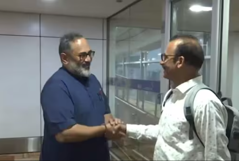 இஸ்ரேலில் இருந்து 212 இந்தியர்களை அழைத்து வந்தது முதல் விமானம்..!