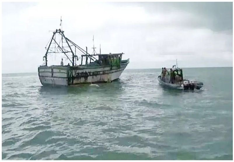 இலங்கையில் கைதான மீனவர்களை விடுவிக்கக் கோரி தமிழகத்தில் உண்ணாவிரதம்!