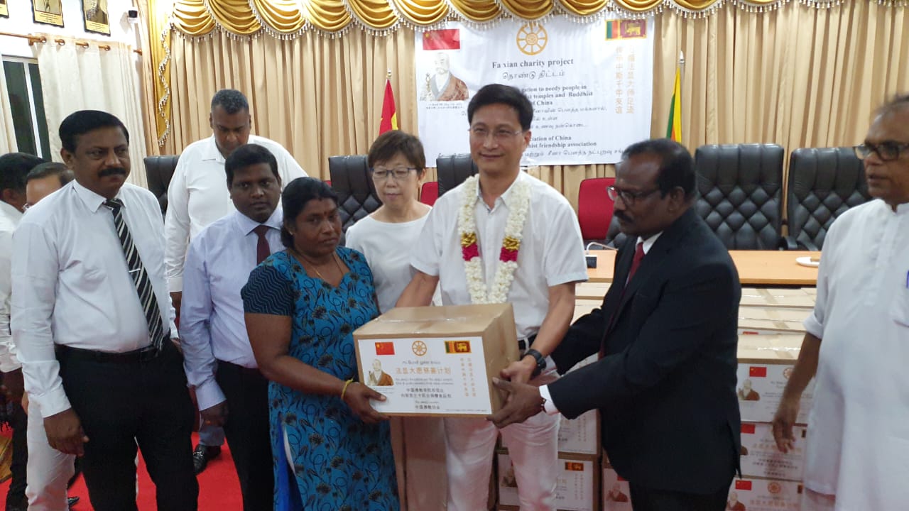 யாழில் சீனாவின் உணவுப் பொதிகள் மக்களிடம் கையளிப்பு!