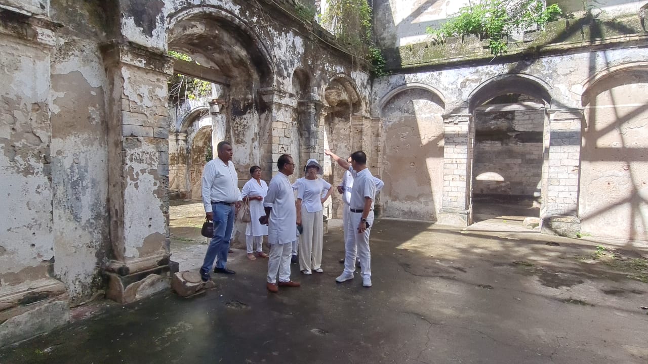 யாழ்ப்பாணம் பழைய கச்சேரியைப் பார்வையிட்ட சீனத் தூதுவர்!