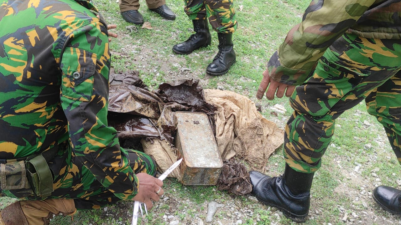 யாழ். நெடுந்தீவில் 750 துப்பாக்கி ரவைகள் மீட்பு!