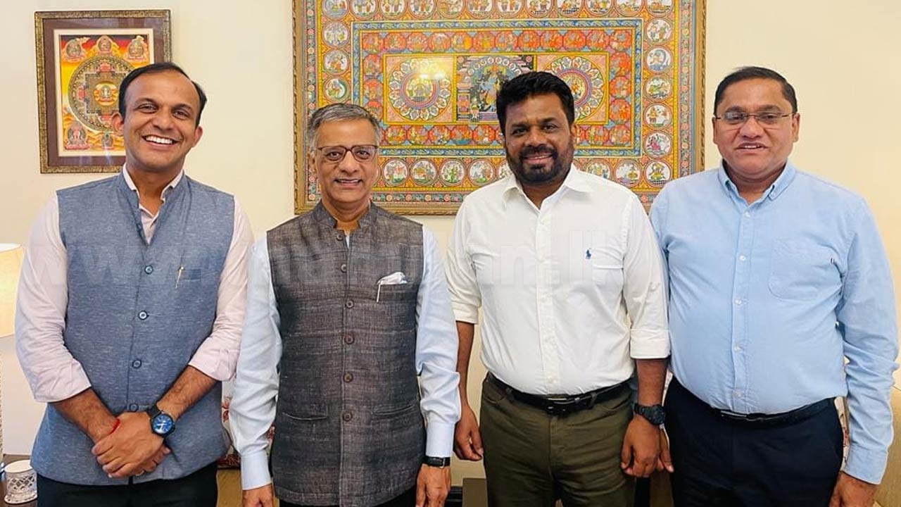 அநுரவுடன் இந்தியத் தூதுவர்  பேச்சு! – சமகால அரசியல் நிலைமை தொடர்பில் அலசல்.