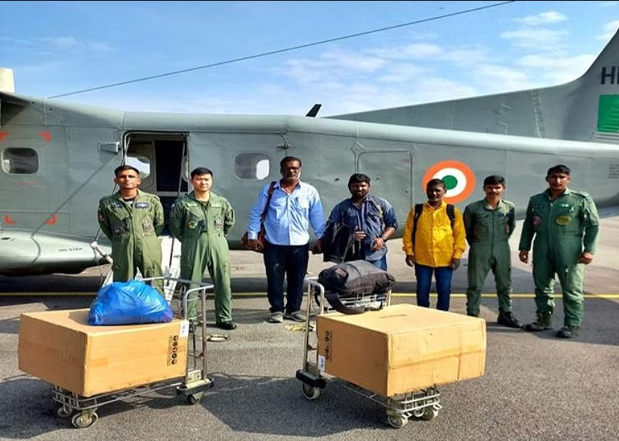 உத்தரகண்ட் சுரங்கப்பாதை மீட்பு: முக்கிய சாதனங்களுடன் விமானப்படை வீரர்கள் விரைவு