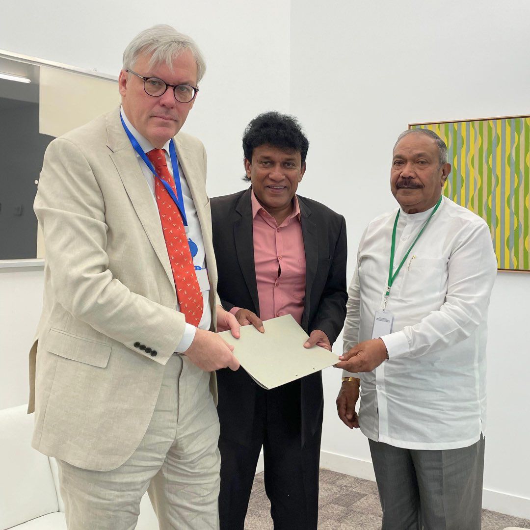 எங்களை இங்கு அழைத்து வந்ததும் பிரிட்டன்தான்; அம்போ எனக் கைவிட்டுச் சென்றதும் அந்நாடுதான்  – வலி சுமந்த வரலாற்றைத் தூதுவரிடம் எடுத்துரைத்த மனோ.