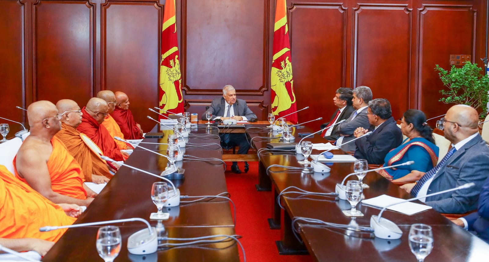 இன நல்லிணக்கத்துக்கான ‘இமயமலைப் பிரகடனம்’ ஜனாதிபதியிடம் கையளிப்பு!