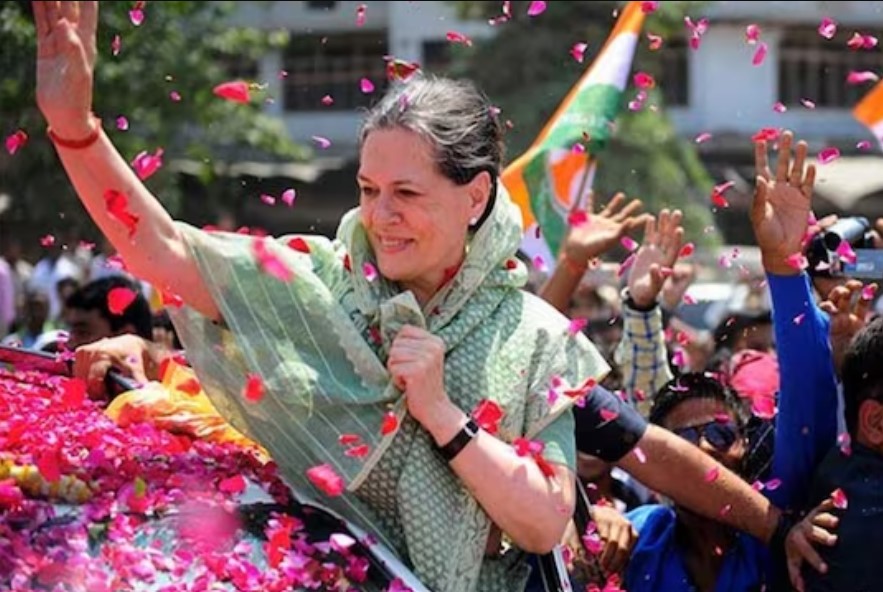 77 ஆவது பிறந்தநாளை கொண்டாடும் சோனியா காந்தி – அரசியல் தலைவர்கள் வாழ்த்து