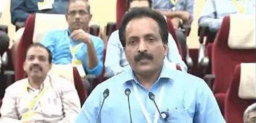 2040-க்குள் இந்திய விண்வெளி வீரரை நிலவுக்கு அனுப்ப திட்டம்: இஸ்ரோ தலைவா்