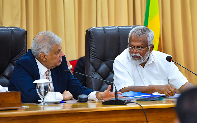 சத்தியலீலாவை நான் மன்னித்துவிட்டேன்! – சட்டமா அதிபருடன் கலந்துரையாடி அந்தப் பெண்மணியின் விடுதலைக்கு நடவடிக்கை எடுப்பேன் என டக்ளஸ் உறுதிமொழி.