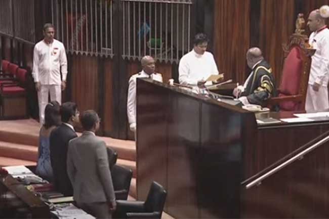 நாடாளுமன்ற உறுப்பினராக பதவியேற்றார் வாசலதிலக.