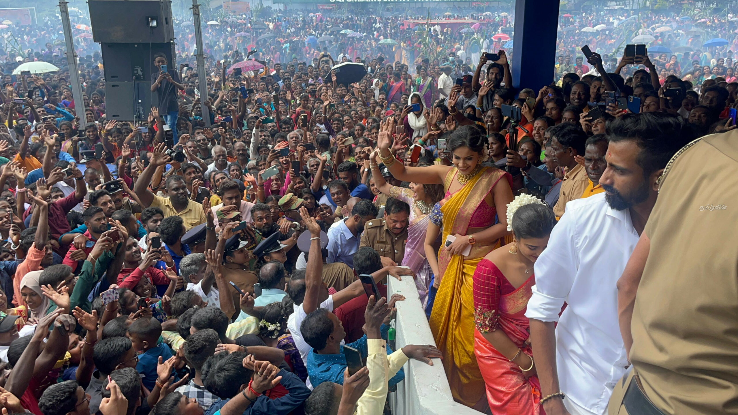 இந்திய நடிகைகளோடு ஹட்டனில் கோலாகலமாக  தைப்பொங்கல் விழா (Photos)