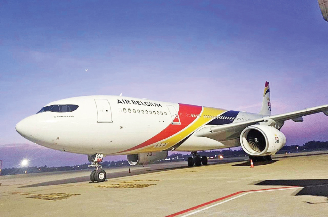 A-330-243 ஏர்பஸ் விமானத்தை ஸ்ரீலங்கன் குத்தகைக்கு எடுத்துள்ளது.