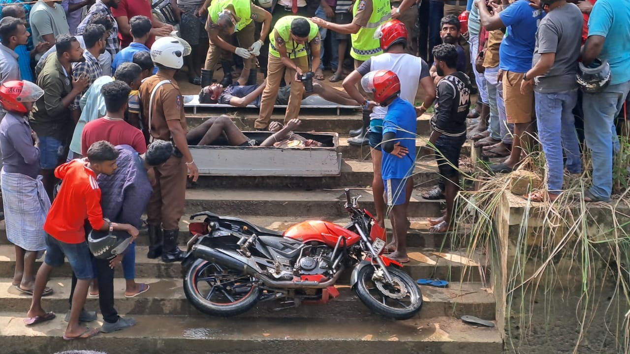 கிளிநொச்சி கால்வாய்க்குள் இருந்து இரு இளைஞர்களின் சடலங்கள் மீட்பு.