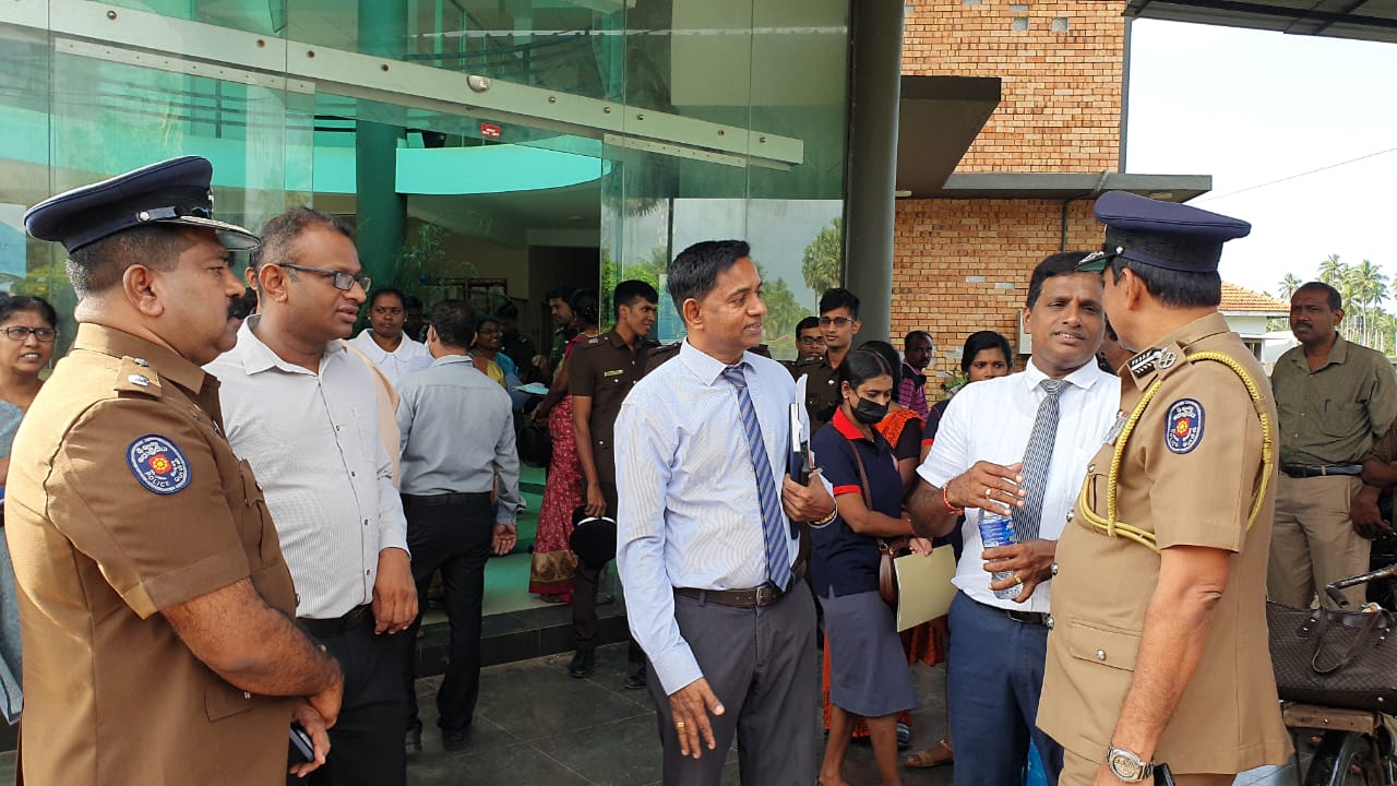 யாழில் பல வீடுகளுக்கு சிவப்பு எச்சரிக்கை!