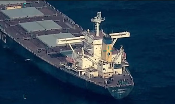 சோமாலியா கடலில் கடத்தப்பட்ட கப்பல்: அதிரடியாக மீட்டது இந்திய கடற்படை