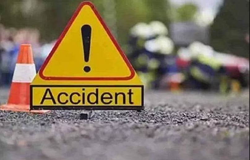 இரு பேருந்துகள் நேருக்கு நேர் மோதி விபத்து: 32 பேர் மருத்துவமனையில் அனுமதி