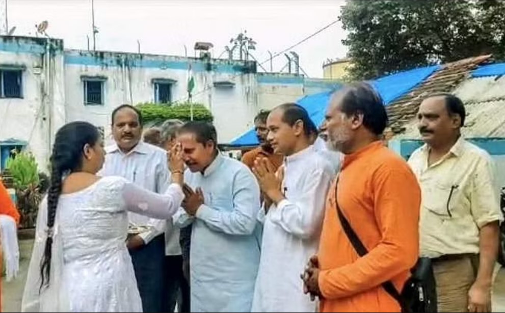 பில்கிஸ் பானு வழக்கு: குற்றவாளிகள் எங்கே? சரணடைவார்களா?