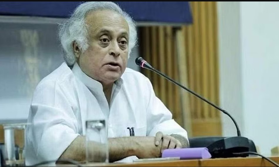 ராகுல் காந்தியின் நடைப்பயணத்தை திசைதிருப்பவே மிலிந்த் தியோரா விலகல்: ஜெய்ராம் ரமேஷ்