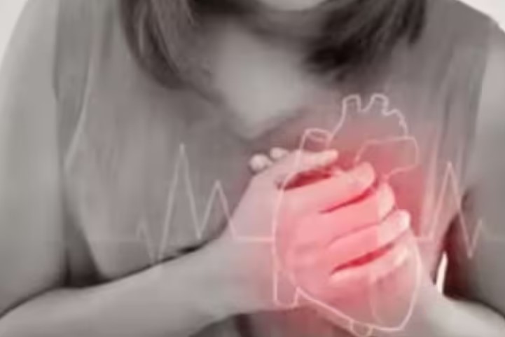 கோலாட்டம் ஆடிய பெண் மாரடைப்பால் திடீர் மரணம்… சங்கராந்தி கொண்டாட்டத்தில் அதிர்ச்சி!