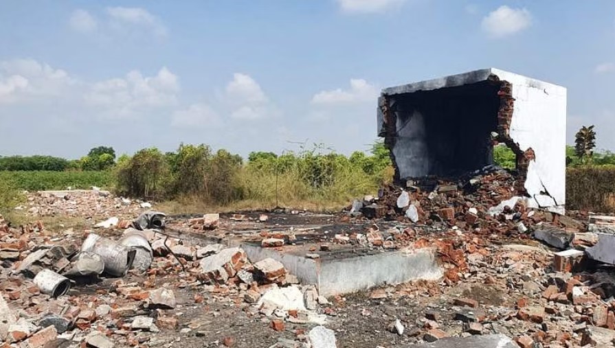 விருதுநகர் அருகே பட்டாசு ஆலையில் தீ விபத்து: 2 பேர் பலி