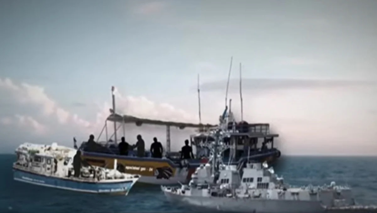 சோமாலிய கடற்கொள்ளையர்களிடம் இருந்து இலங்கை மீனவர்கள் மீட்கப்பட்டனர்.