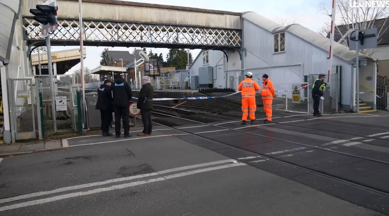 யாழ். காரைநகர் மாணவர்,  லண்டன் ரயிலில் வைத்து குத்திக்கொலை