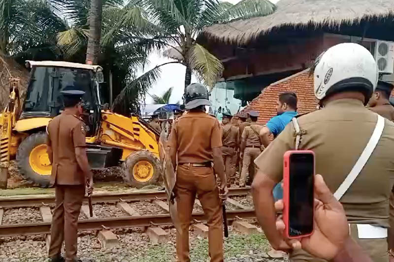 போதைப்பொருள் வியாபாரிக்கு சொந்தமான சட்டவிரோத ஹோட்டல் இடிக்கப்பட்டது (வீடியோ)