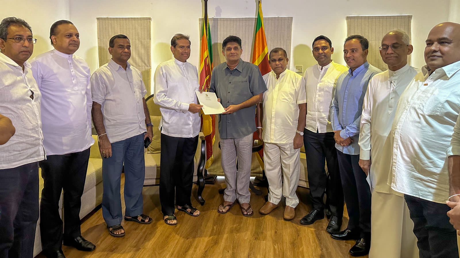 முன்னாள் எம்.பி. தயாசிறி திசேரா ஐக்கிய மக்கள் சக்தியில் இணைவு.