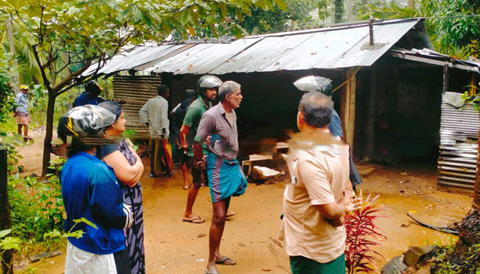 சுவர் இடிந்து வீழ்ந்து இளம் தாய் மரணம்!  – தந்தையும், ஒன்றரை வயது குழந்தையும் படுகாயம்.