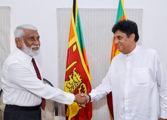 முன்னாள் கடற்படைத் தளபதி தயா சண்டகிரி ஐக்கிய மக்கள் சக்தியில் இணைந்துள்ளார்.