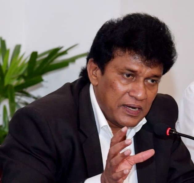 எமது ஆட்சியில் அறிவிக்கப்பட்ட 10,000 இந்திய வீட்டு திட்டம், இன்று ஆரம்பிக்கப்படுவதை வரவேற்கிறோம். இவை 7 பேர்ச் வீடுகளா? 10 பேர்ச் வீடுகளா என்பதை அரசாங்கம் கூற வேண்டும் -மனோ கணேசன்.