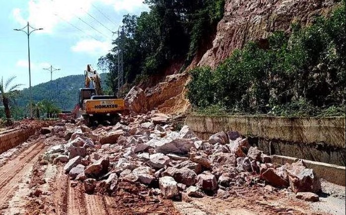 சிம்லாவில் நிலச்சரிவு, 2 பேர் பலி!