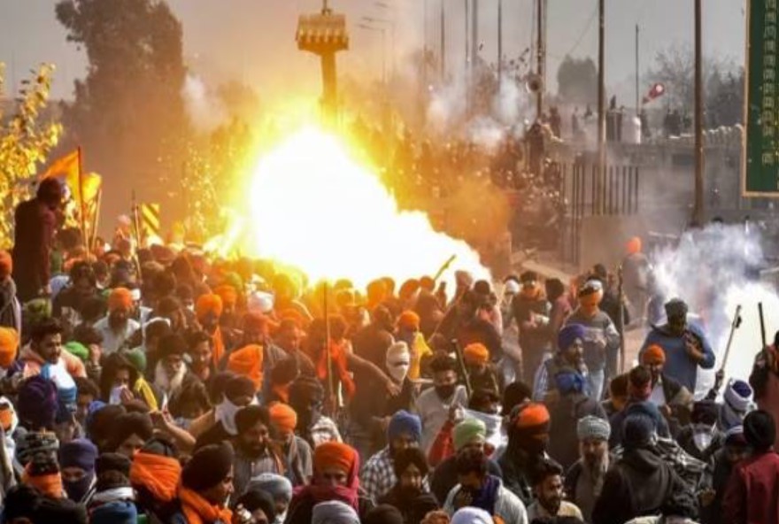 மோசமான நிலவரம்; போலீஸாருடன் கடும் மோதல் – விவசாயி உயிரிழப்பு, போராட்டம் நிறுத்தம்!