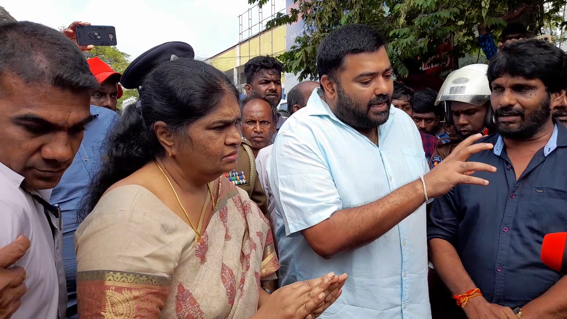 யாழில் தனியாா் பஸ் உரிமையாளர்களின் போராட்டத்துக்கு இன்று மாலை தீர்வு உறுதி  – வடக்கு மாகாண ஆளுநர் தெரிவிப்பு.