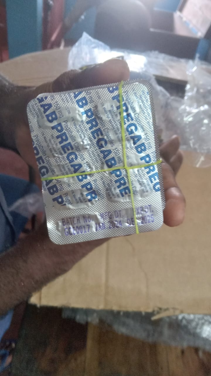 மன்னாரில் படையினர் அதிரடி வேட்டை! 53 ஆயிரம் போதை மாத்திரைகள் மீட்பு!!