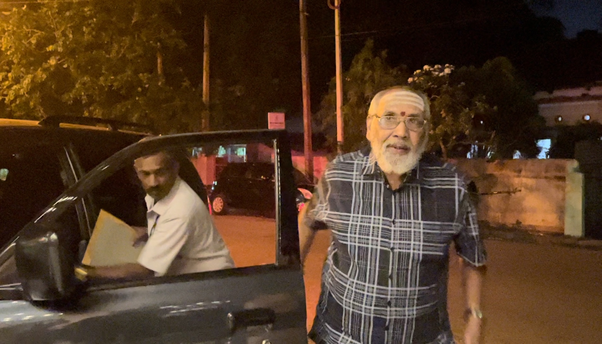 பலாலி விமான நிலைய விரிவுபடுத்தலுக்காக 500 ஏக்கர் காணி சுவீகரிப்பு என்பது தவறாம்!  – இந்தியத் தூதரைச் சந்தித்த பின் விக்கி தகவல்.