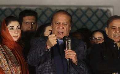 பாகிஸ்தான் பொதுத் தேர்தலில் எந்த கட்சிக்கும் பெரும்பான்மை கிடைக்கவில்லை.