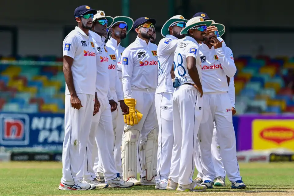 முதல் டெஸ்ட் போட்டியில் இலங்கை அணி 10 விக்கெட் வித்தியாசத்தில் வெற்றி பெற்றது.