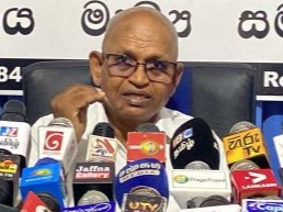 யாழில் தென்னிந்திய நடிகைகளுடன் புகைப்படம் எடுக்க 30 ஆயிரம் ரூபாவா?அவர்கள் தங்கியுள்ள விடுதிகளை முற்றுகையிடுவோம் என்று அடக்குமுறைகளுக்கு எதிரான ஜனநாயக அமைப்பு எச்சரிக்கை.